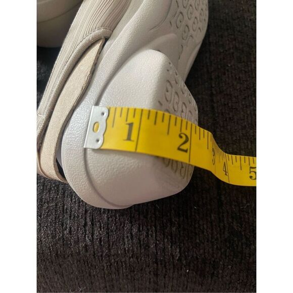 New Bzees Womens Tan Open-Toe Mirage Slingback Wedges Sandals Size 8.5M - Picture 12 of 12